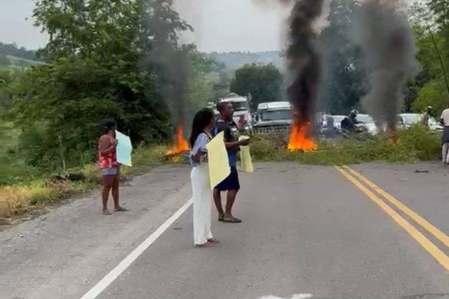 Protesto e desespero em Nazaré: Família bloqueia BA-001 por transferência de gestante